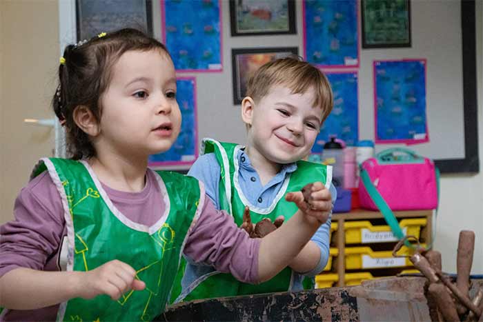 آموزش به کودکان با بازی 